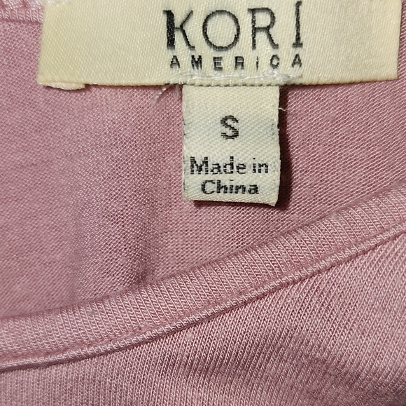 Ladies top - Picture 2 of 3